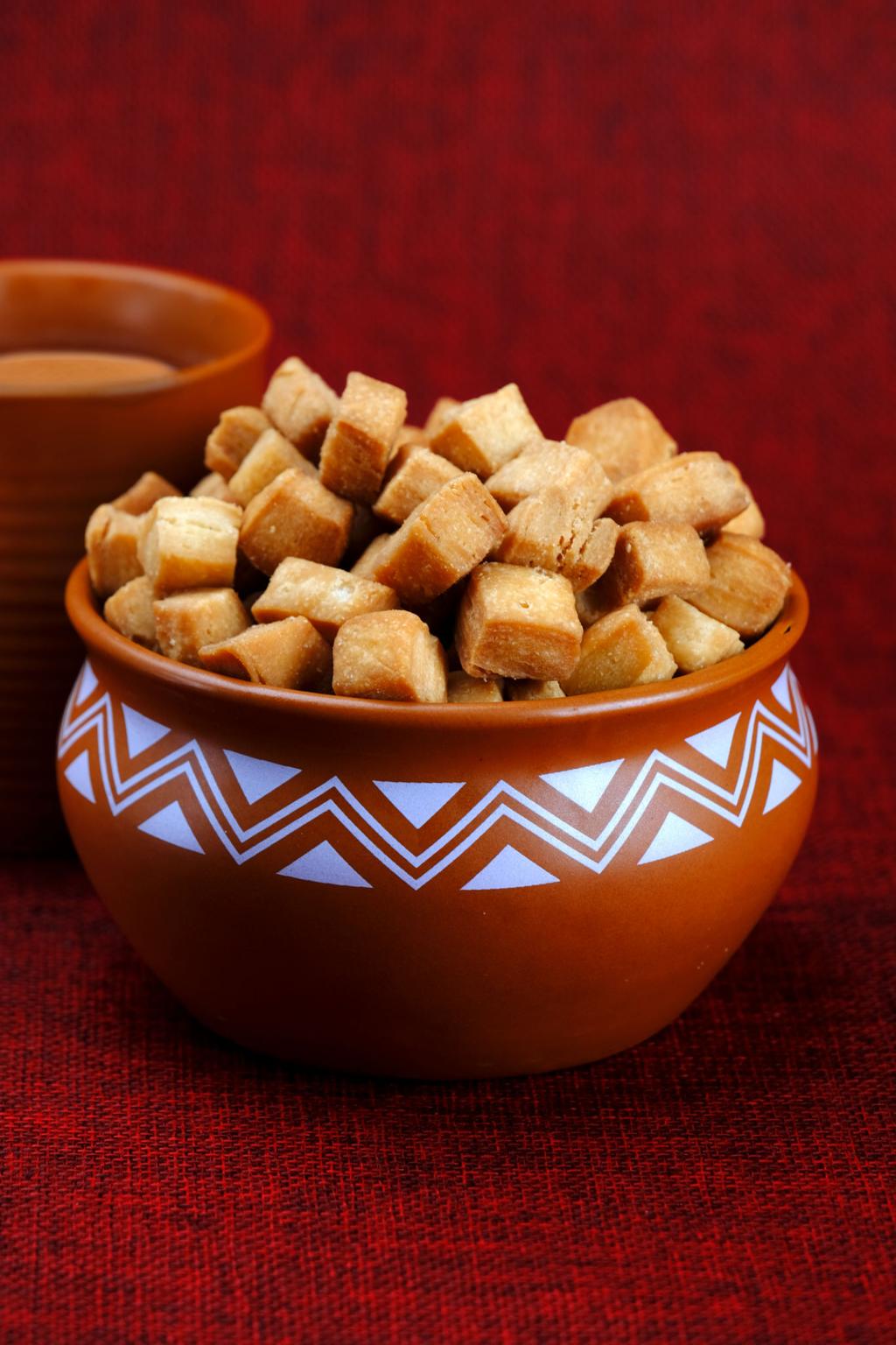 Shakarpara – Sweet Crispy Fried Bites